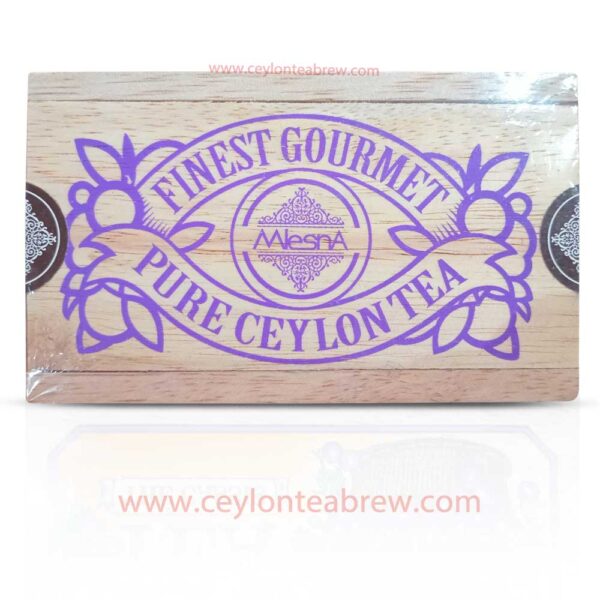 Mlesna Ceylon loose leaf tea with blackcurrant extracts in wooden box